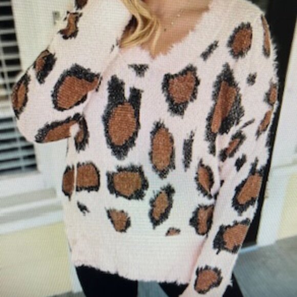 Umgee Fuzzy Soft Pink Leopard Print Sweater, Size Large - Picture 6 of 6